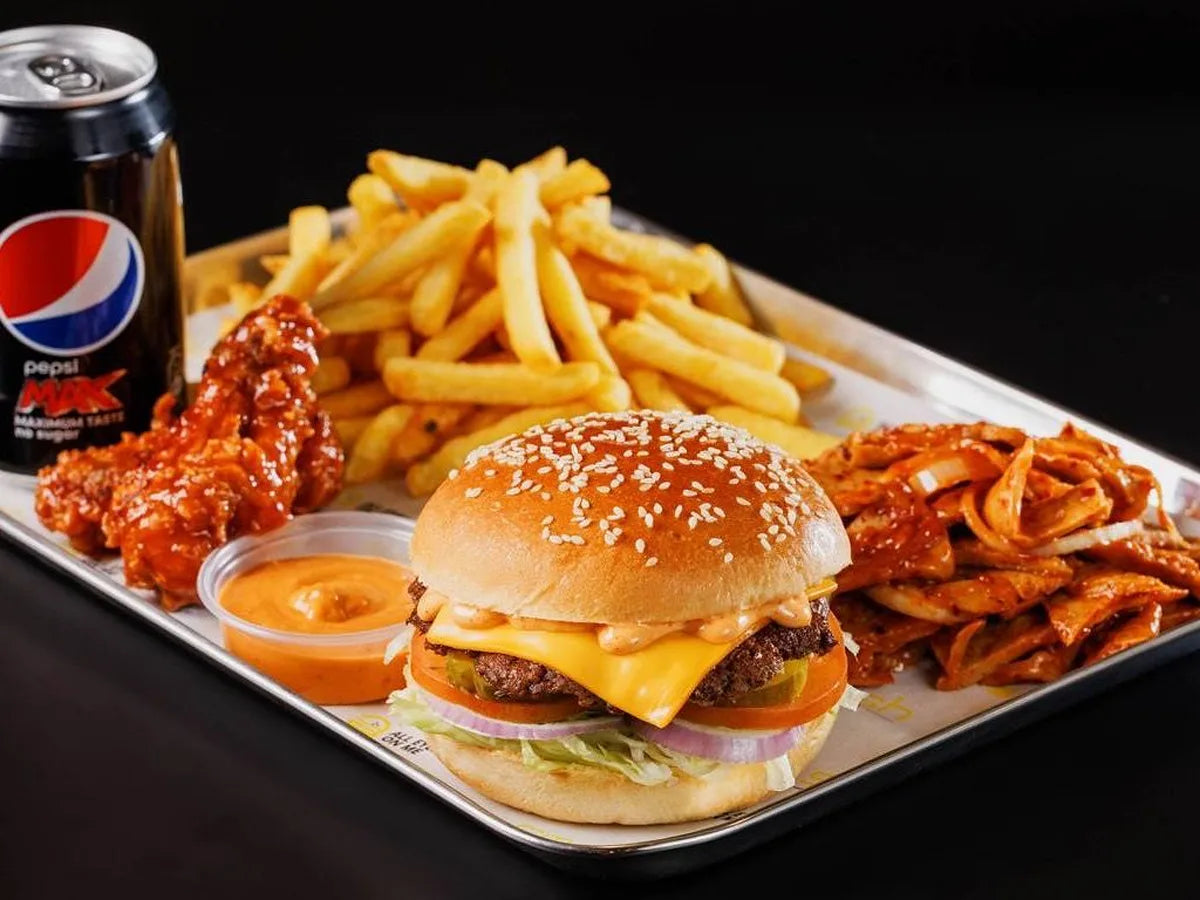 🍔🔥 The Ultimate Feast Box 🔥🍗